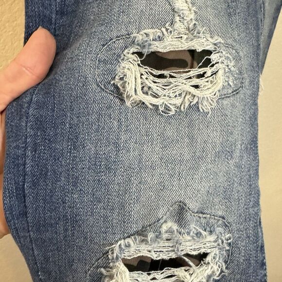 Judy Blue Skinny Fit Jeans Women size 1/25 Distressed Raw‎ Hem Medium CAMO - Picture 3 of 4